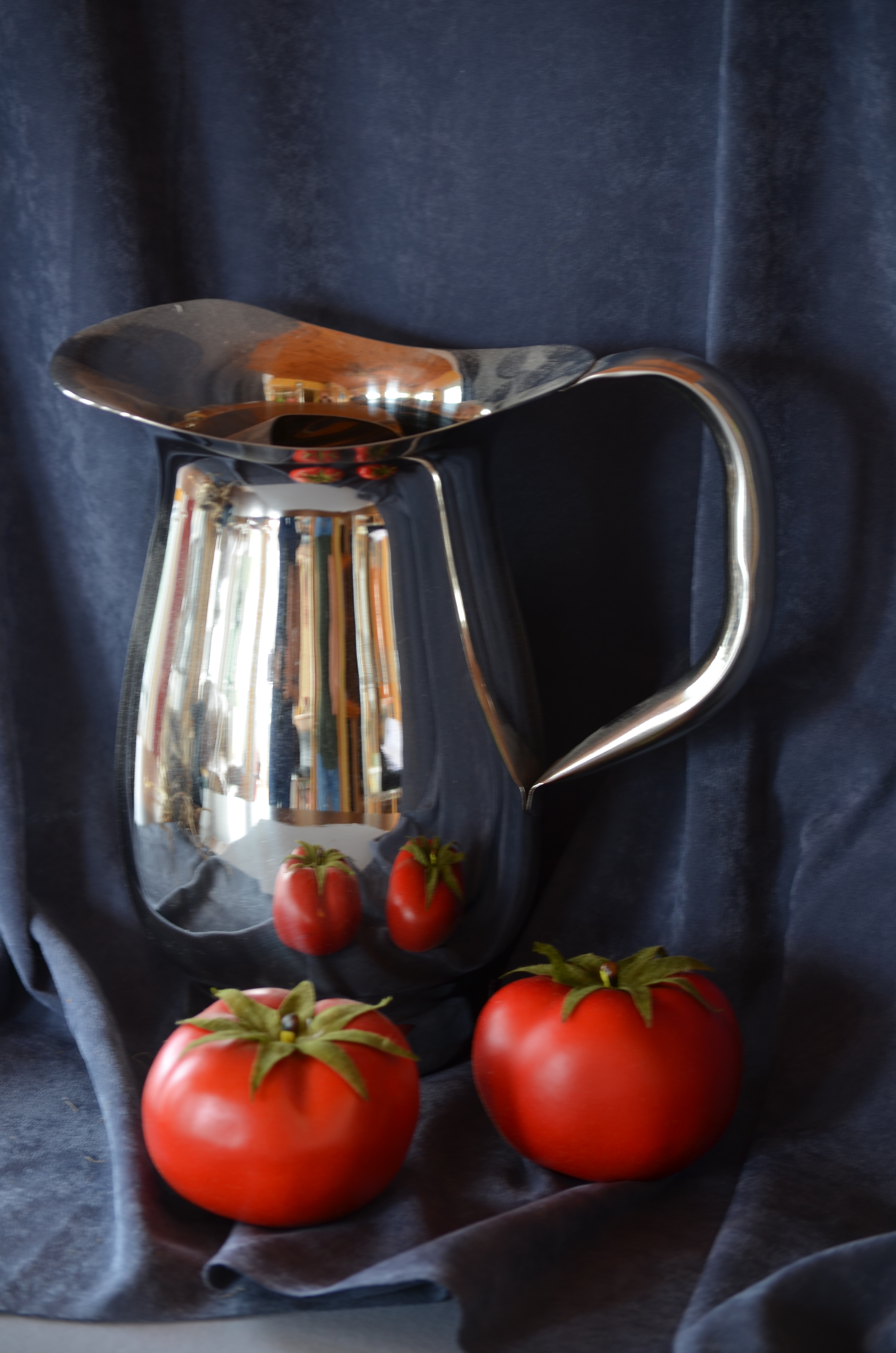 Vase reflections by Ian Bartlett